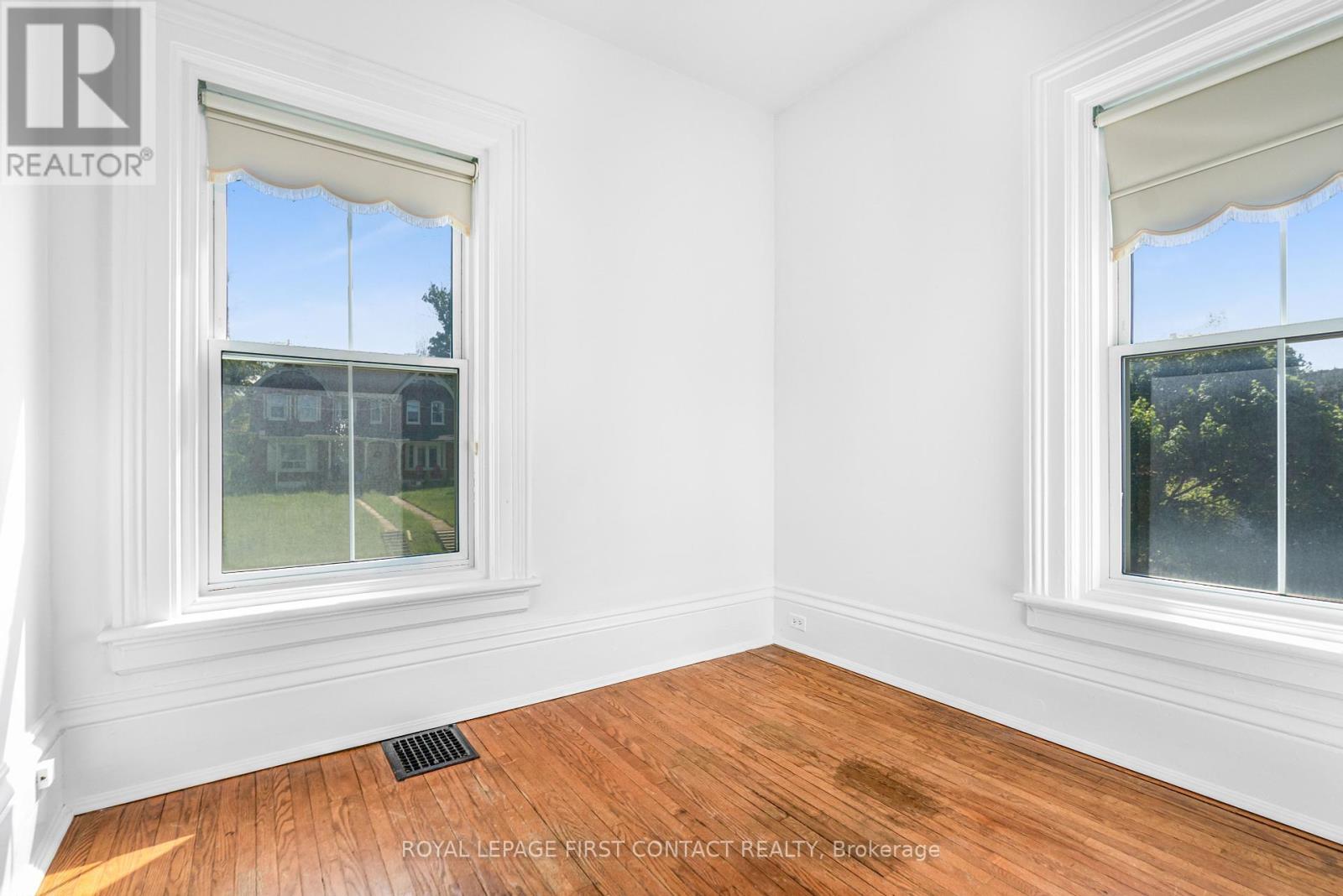 14-16 Peel Street, Barrie, Ontario  L4M 3K8 - Photo 21 - S12014794