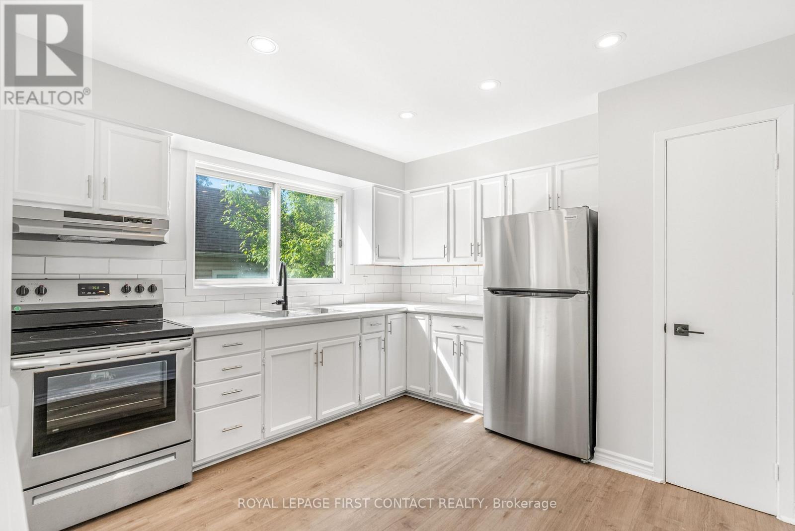 14-16 Peel Street, Barrie, Ontario  L4M 3K8 - Photo 5 - S12014794