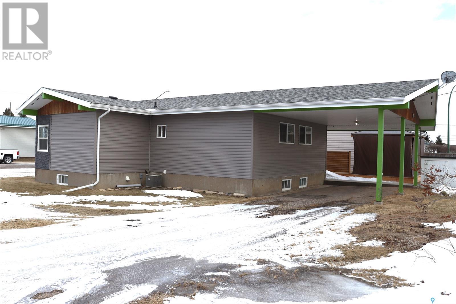 217 Second Avenue E, Debden, Saskatchewan  S0J 0S0 - Photo 4 - SK998665