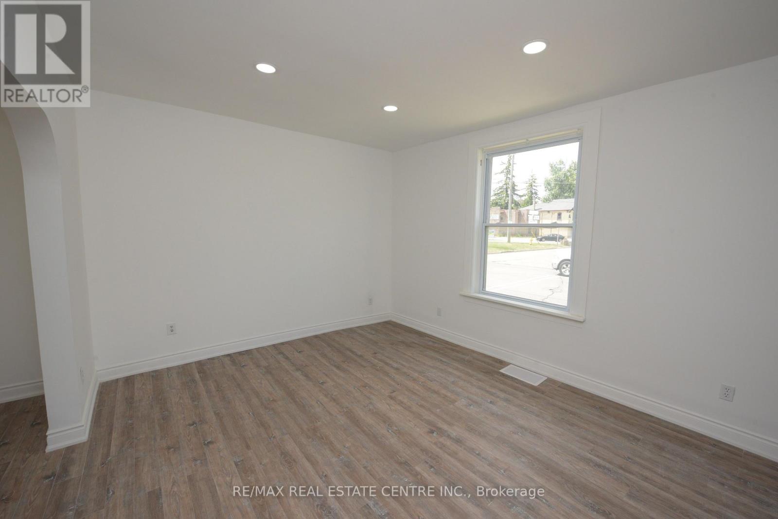 69-71 Cedar Street, Cambridge, Ontario  N1S 1V5 - Photo 3 - X12014721