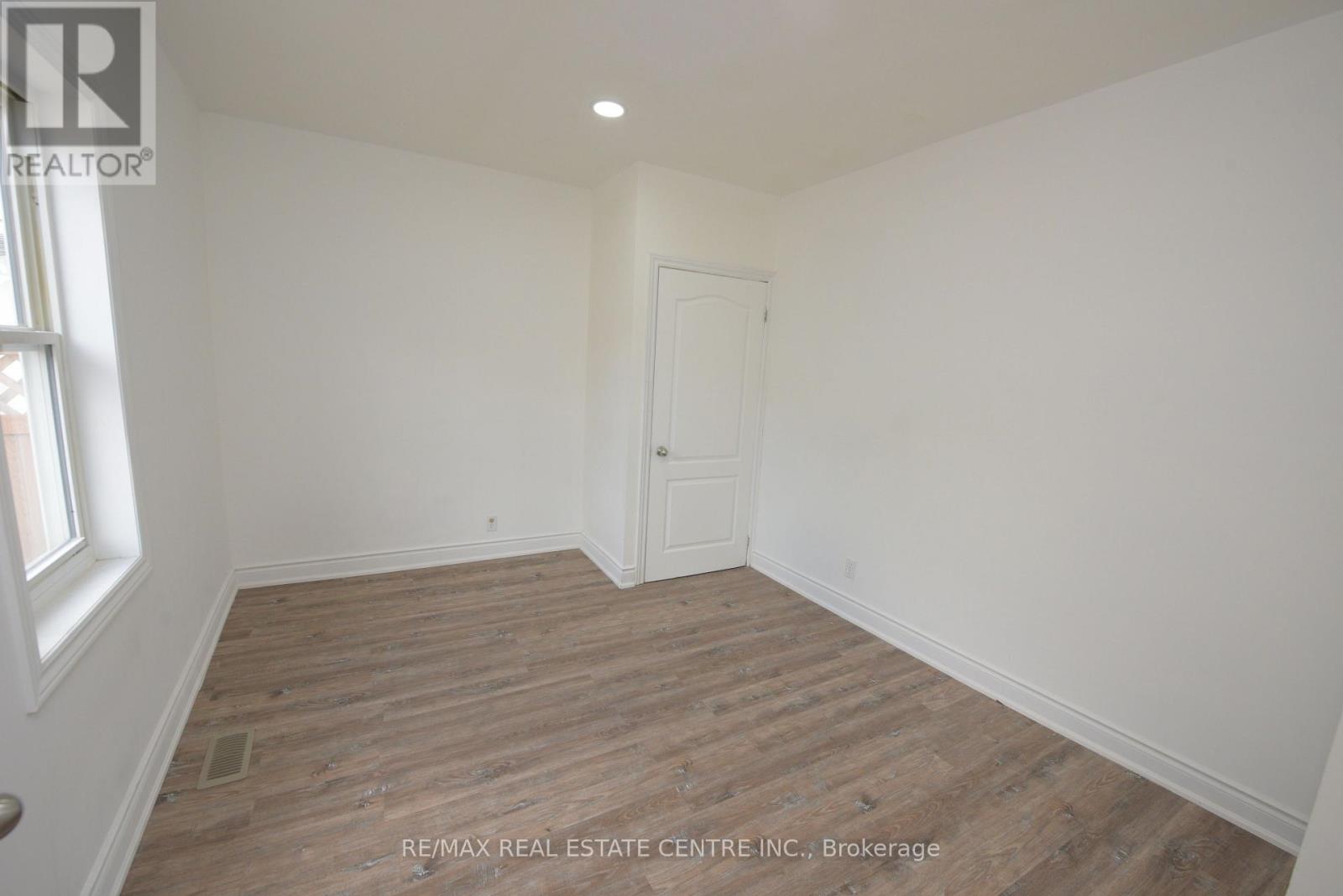69-71 Cedar Street, Cambridge, Ontario  N1S 1V5 - Photo 31 - X12014721