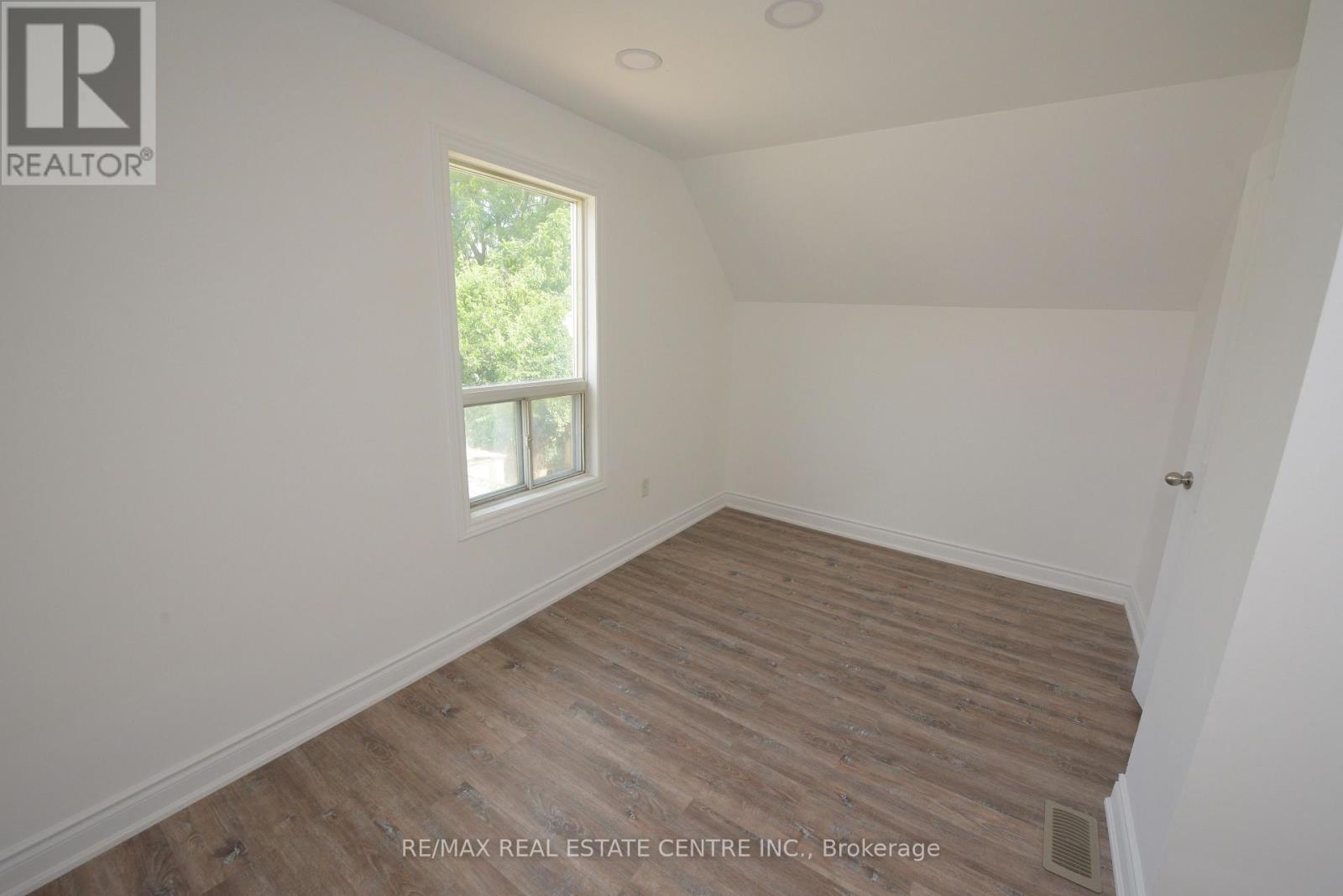 69-71 Cedar Street, Cambridge, Ontario  N1S 1V5 - Photo 33 - X12014721