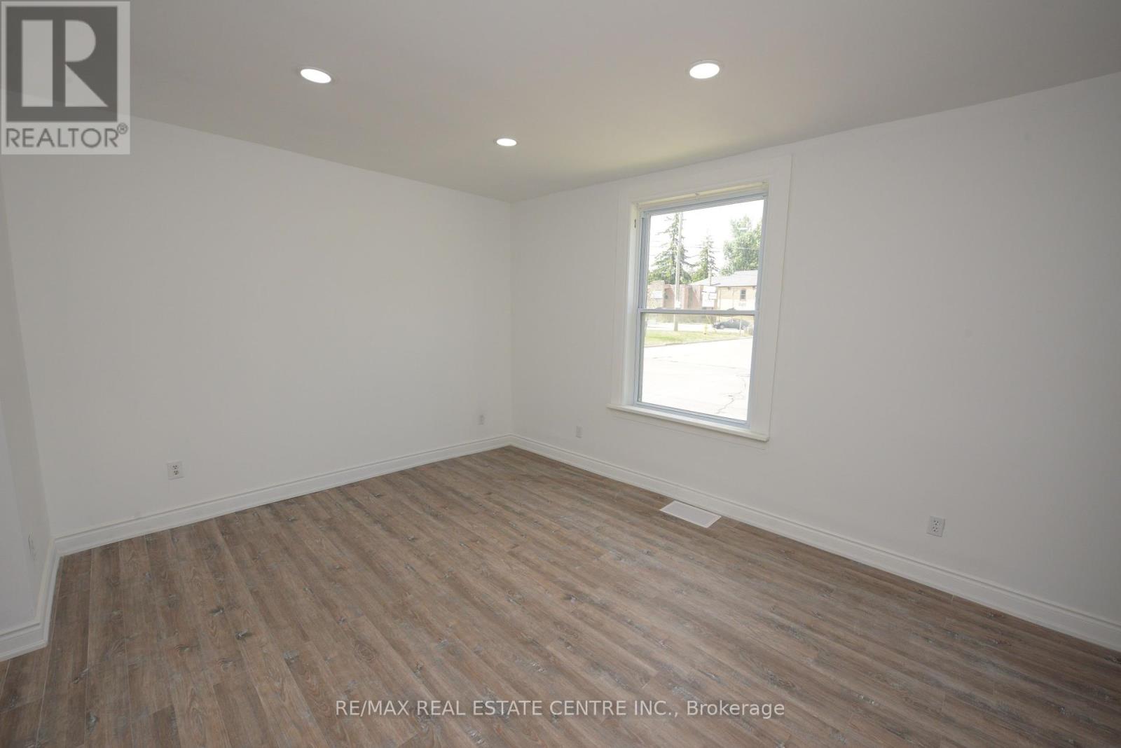 69-71 Cedar Street, Cambridge, Ontario  N1S 1V5 - Photo 4 - X12014721