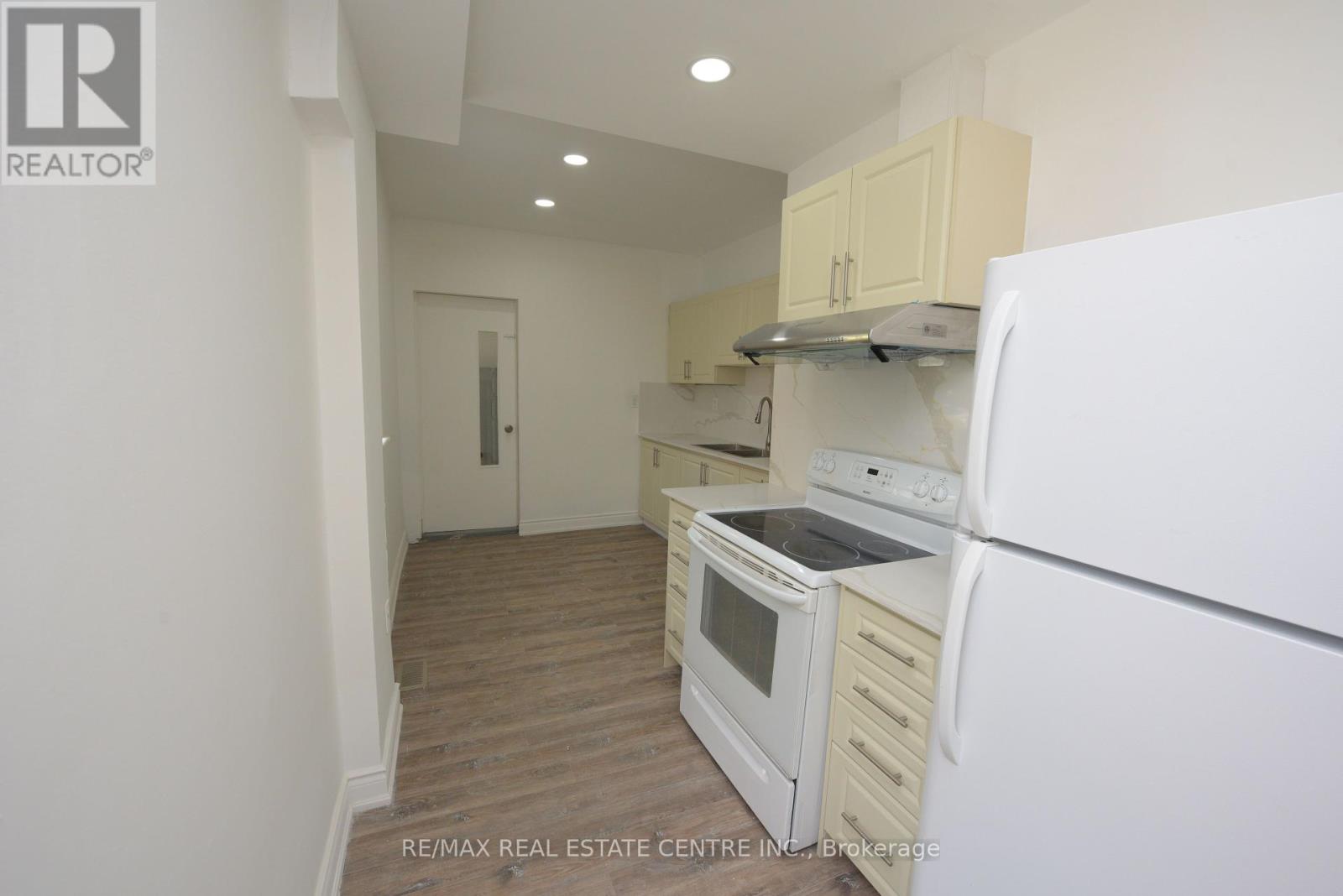 69-71 Cedar Street, Cambridge, Ontario  N1S 1V5 - Photo 6 - X12014721