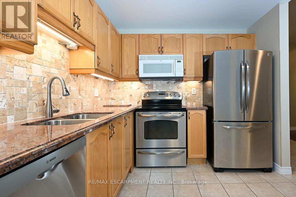 501 - 2000 Creekside Drive, Hamilton, Ontario  L9H 7S7 - Photo 9 - X12014797