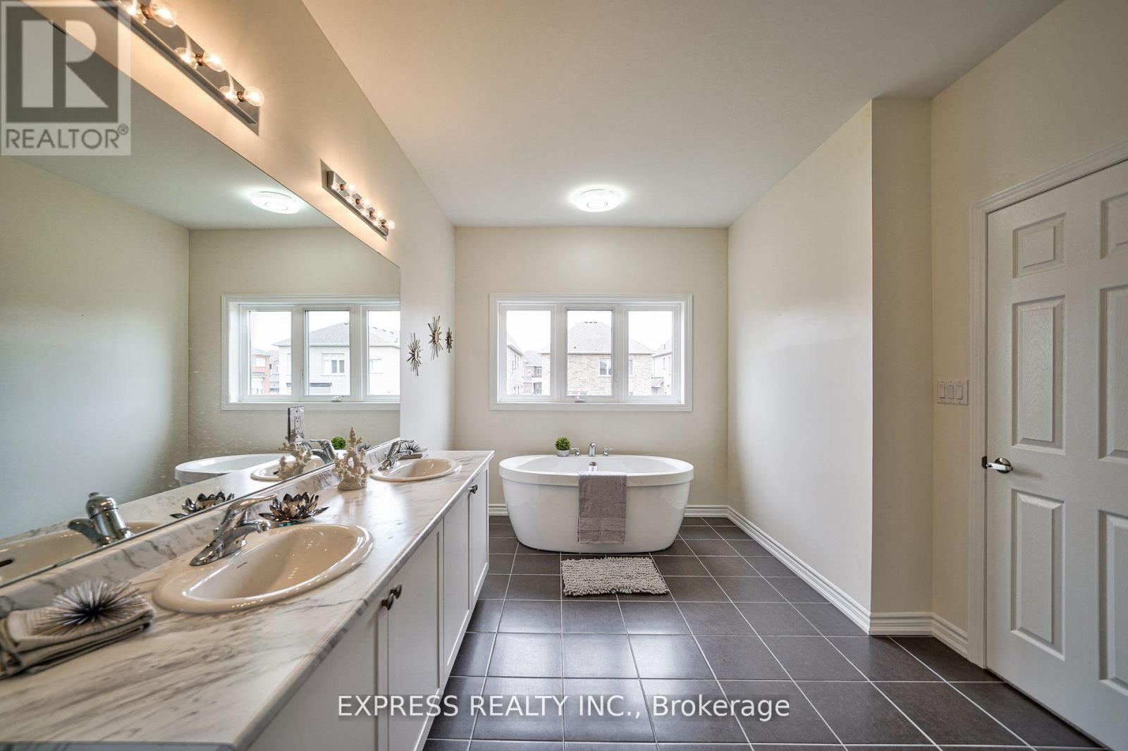 6 Morley Crescent, Whitby (Rolling Acres), Ontario  L1R 0P1 - Photo 24 - E12014799