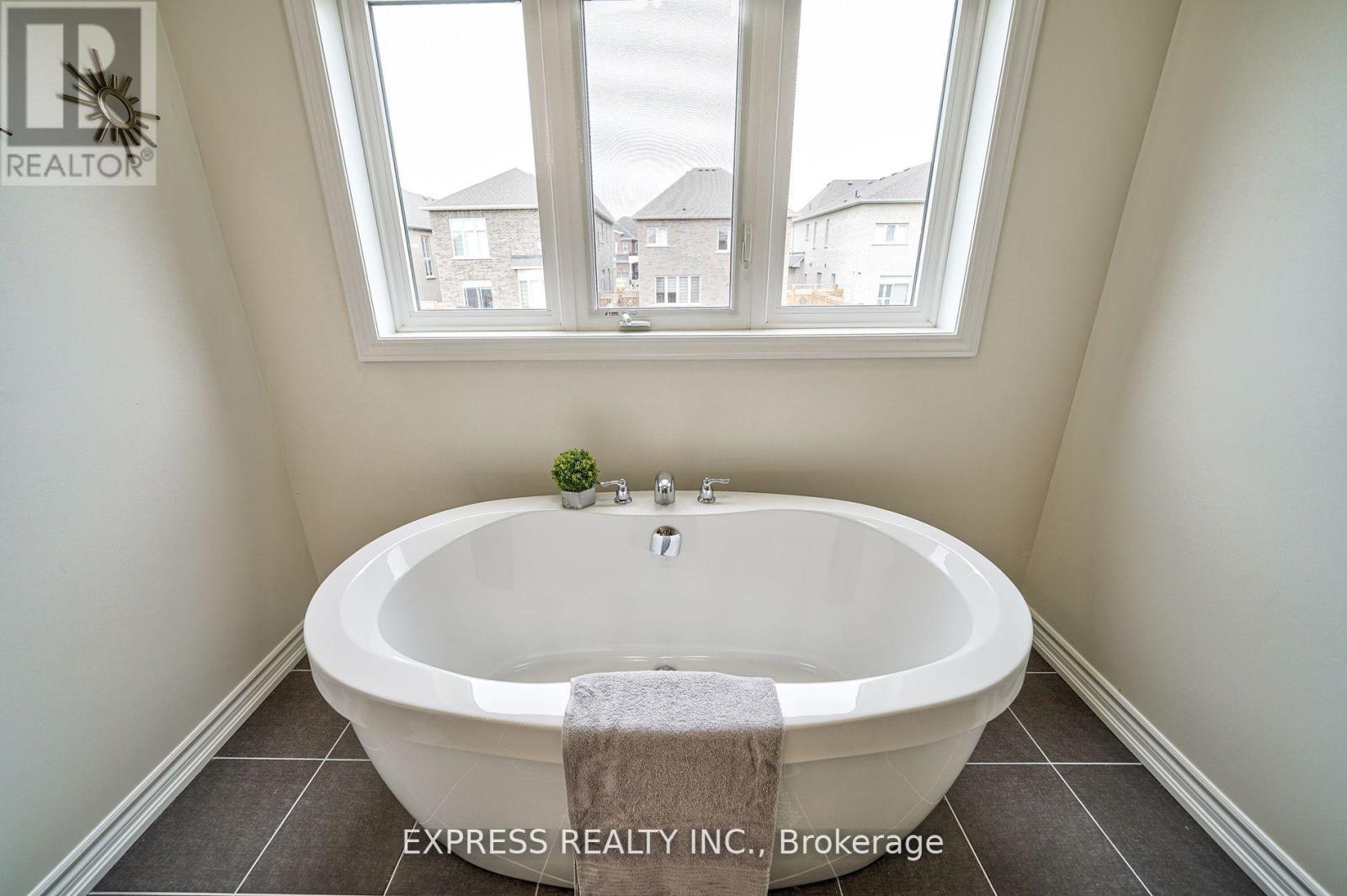 6 Morley Crescent, Whitby (Rolling Acres), Ontario  L1R 0P1 - Photo 25 - E12014799