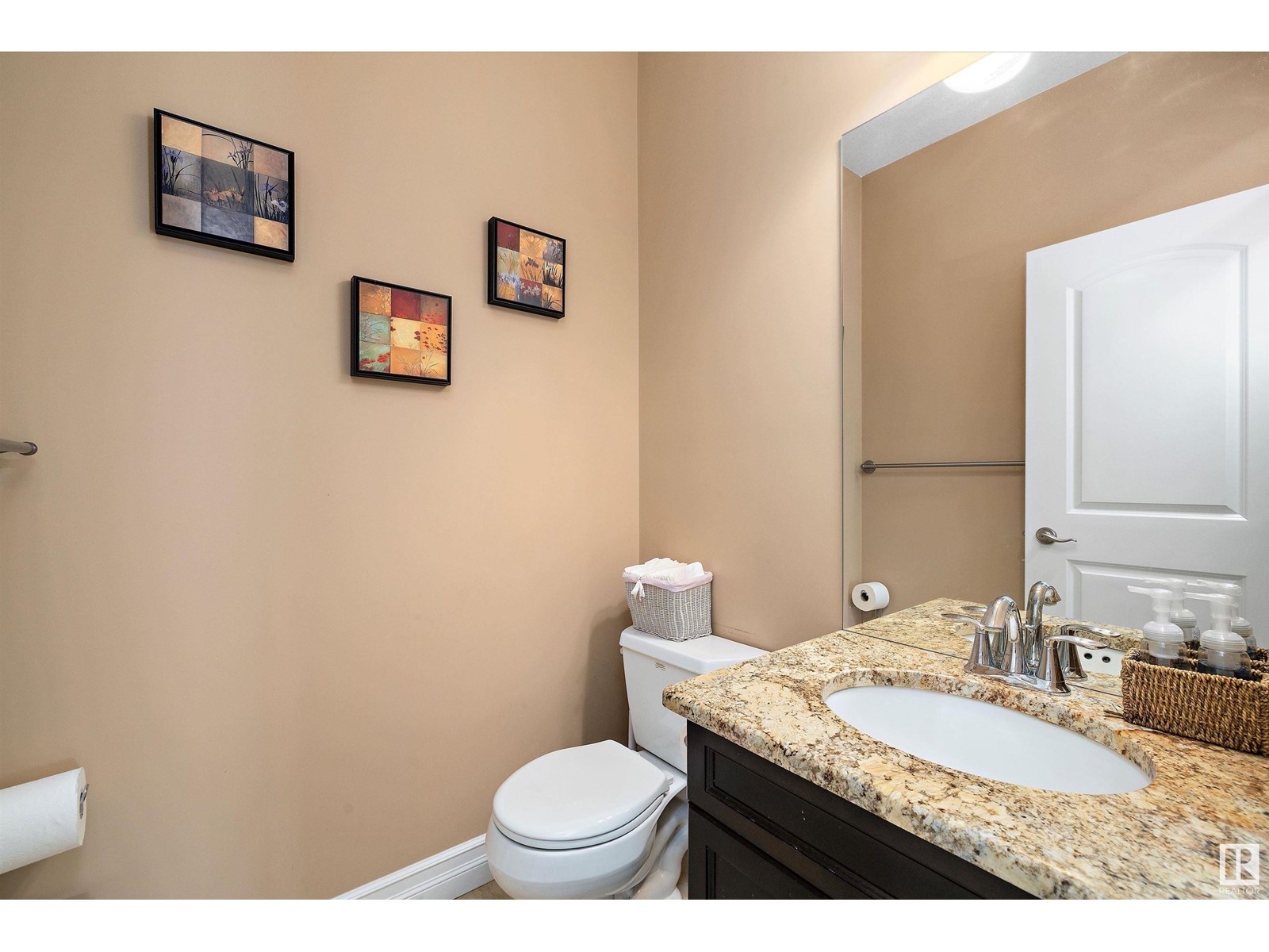 Property at 20708 90 AV NW image 3