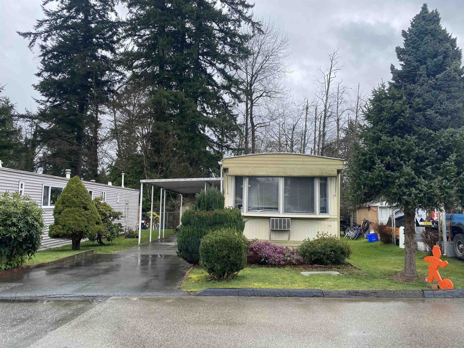Property at 130 7790 KING GEORGE BOULEVARD image 1