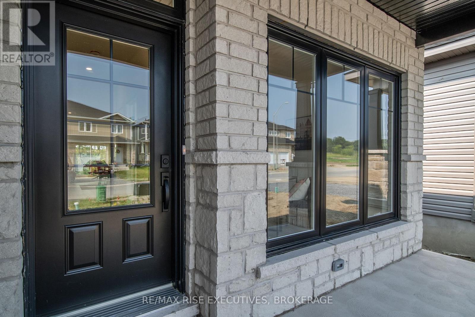 Property at 2710 DELMAR STREET image 4