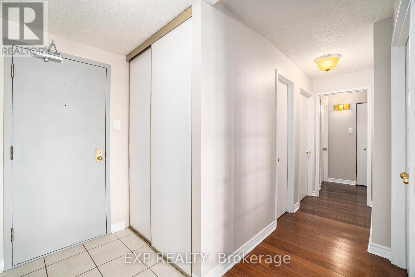 1013 - 80 Sandcastle Drive, Ottawa, Ontario  K2H 9E7 - Photo 4 - X12014889