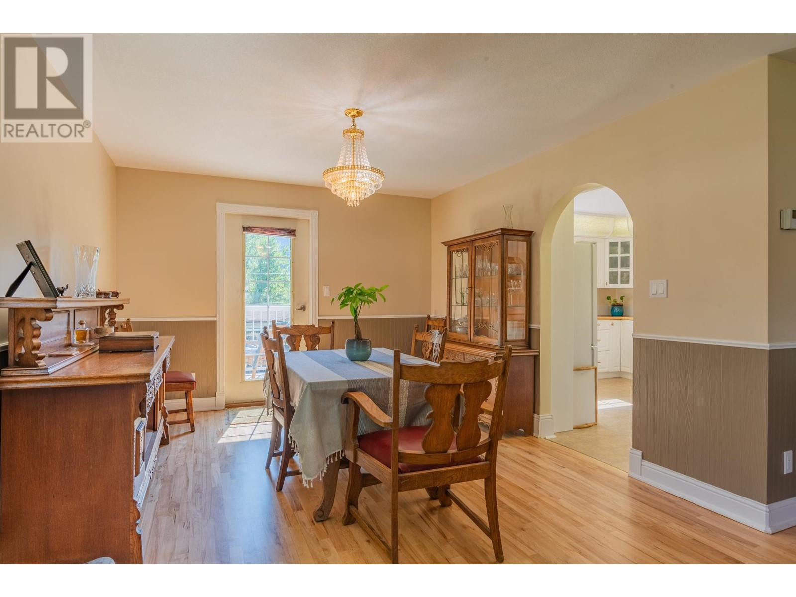 502 7th Street, Castlegar, British Columbia  V1N 4G6 - Photo 22 - 10335811
