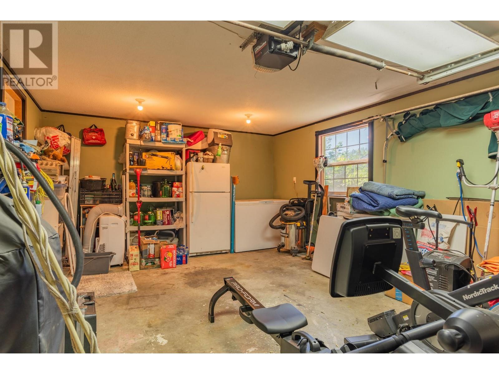 502 7th Street, Castlegar, British Columbia  V1N 4G6 - Photo 63 - 10335811