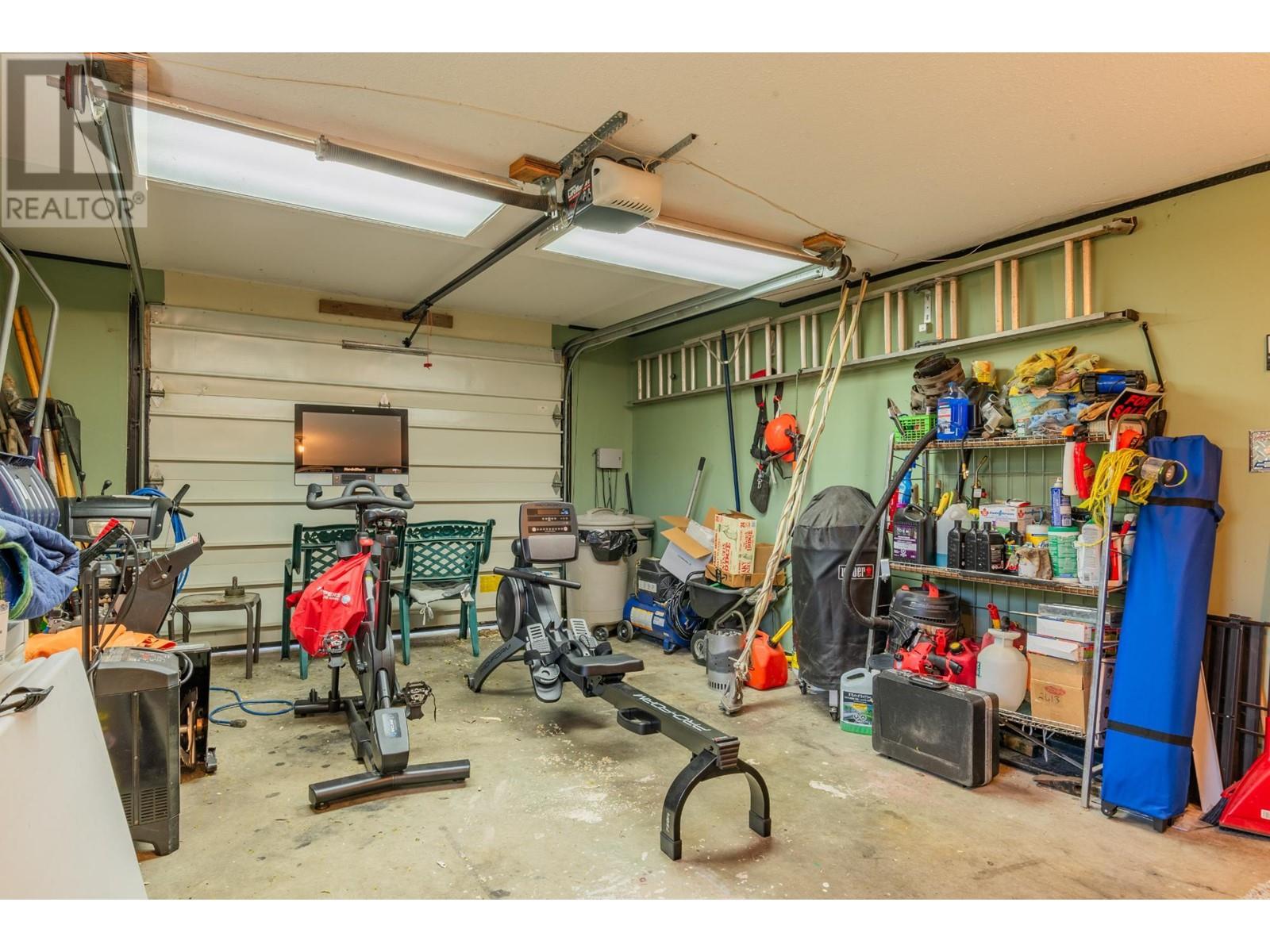 502 7th Street, Castlegar, British Columbia  V1N 4G6 - Photo 62 - 10335811