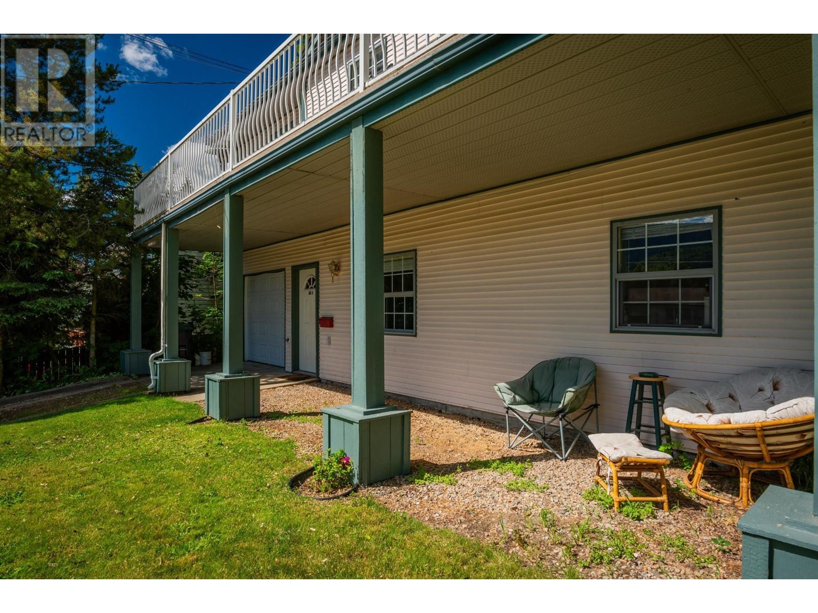 502 7th Street, Castlegar, British Columbia  V1N 4G6 - Photo 69 - 10335811