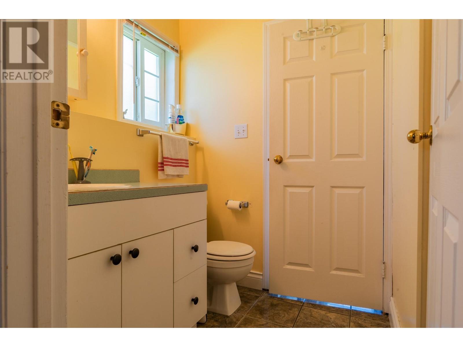 502 7th Street, Castlegar, British Columbia  V1N 4G6 - Photo 85 - 10335811