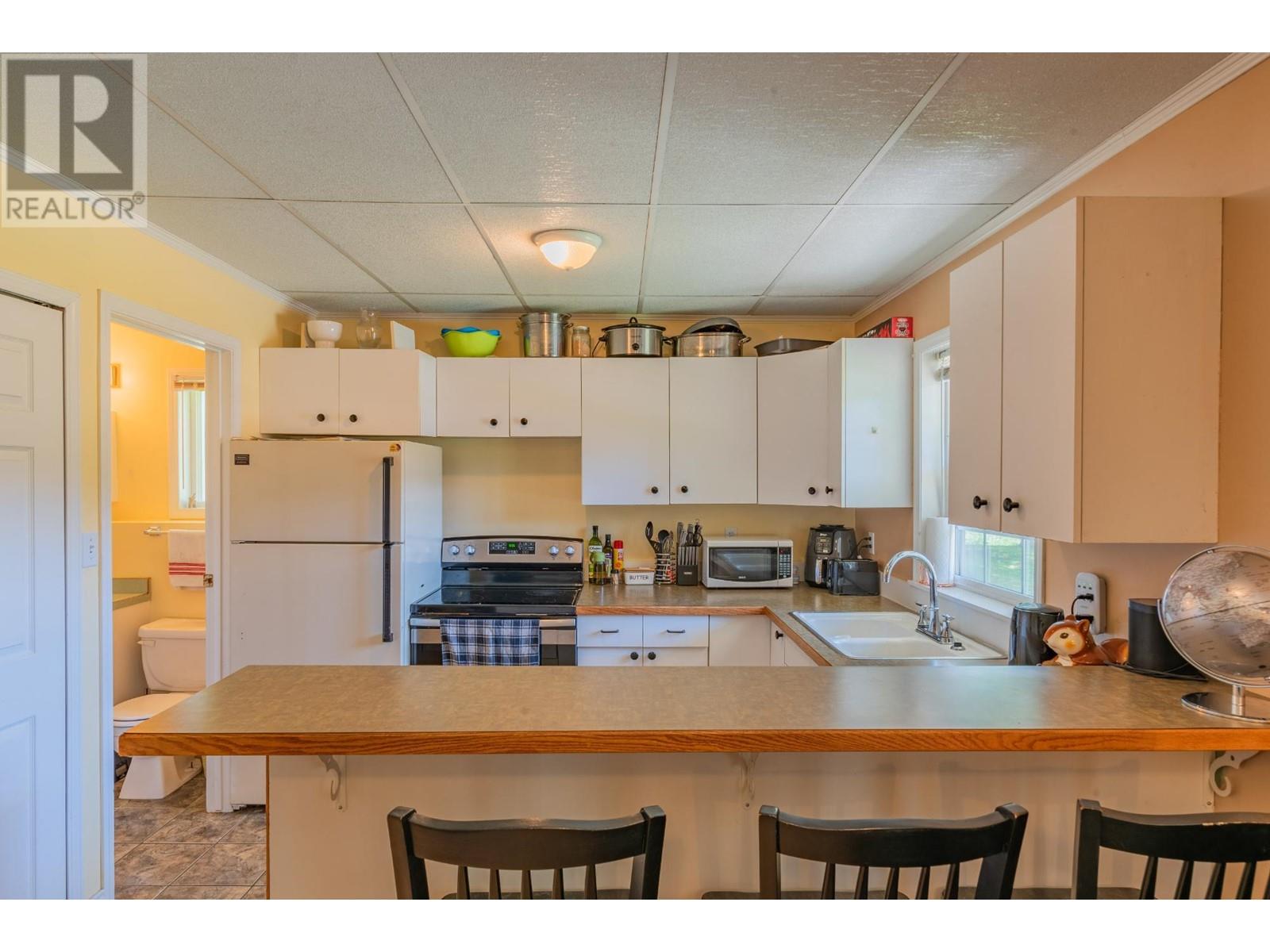 502 7th Street, Castlegar, British Columbia  V1N 4G6 - Photo 77 - 10335811