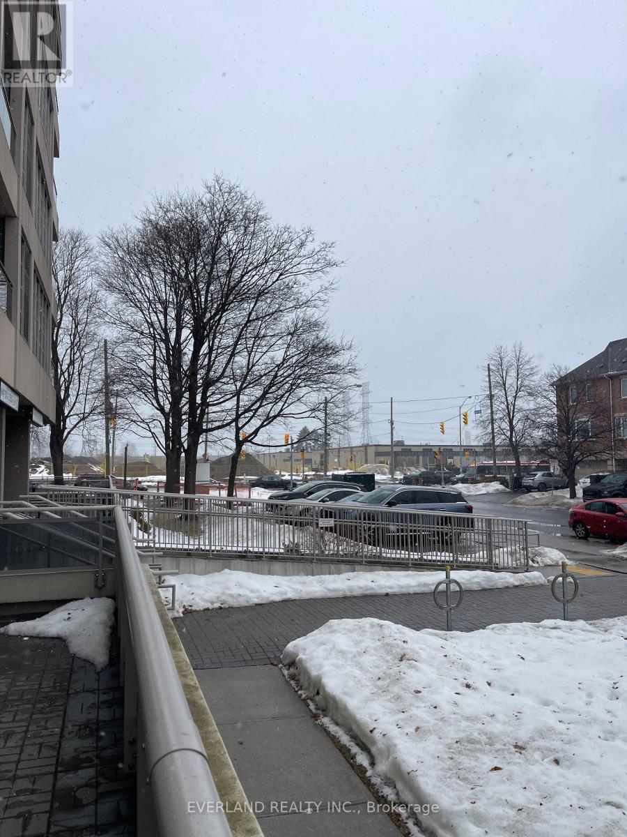 7 & 8 - 1 Leaside Park Drive, Toronto (Thorncliffe Park), Ontario  M4H 1R1 - Photo 25 - C11992526