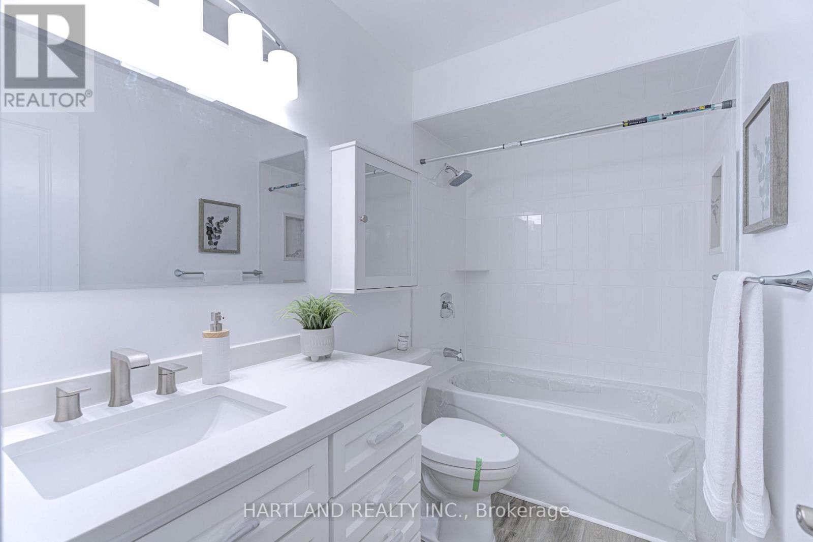 4124 Dursley Crescent, Mississauga, Ontario  L4Z 1J7 - Photo 9 - W12013562