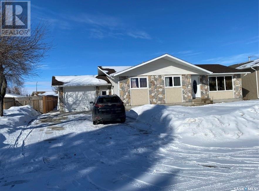 1016 Carlton Drive, Esterhazy, Saskatchewan  S0A 0X0 - Photo 1 - SK998686