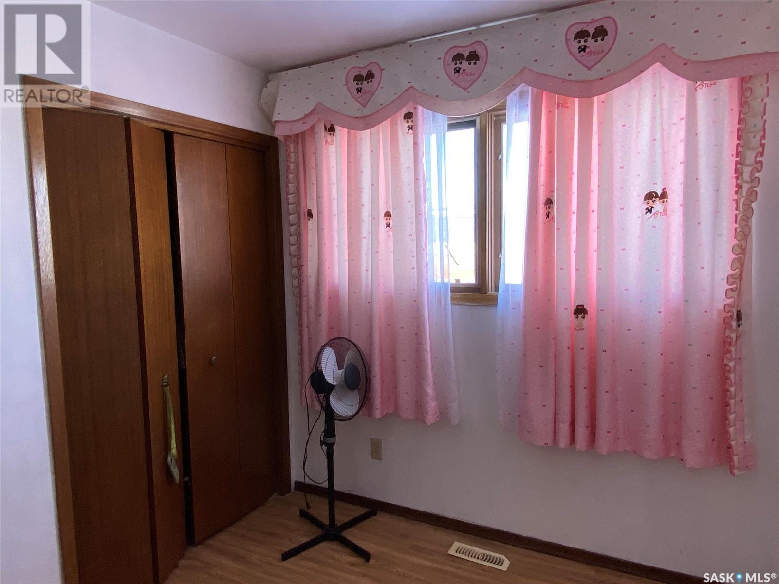 1016 Carlton Drive, Esterhazy, Saskatchewan  S0A 0X0 - Photo 9 - SK998686