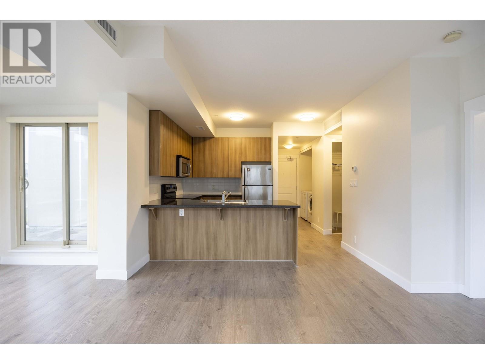 Listing Picture 3 of 20 : 292 4133 STOLBERG STREET, Richmond / 烈治文 - 魯藝地產 Yvonne Lu Group - MLS Medallion Club Member