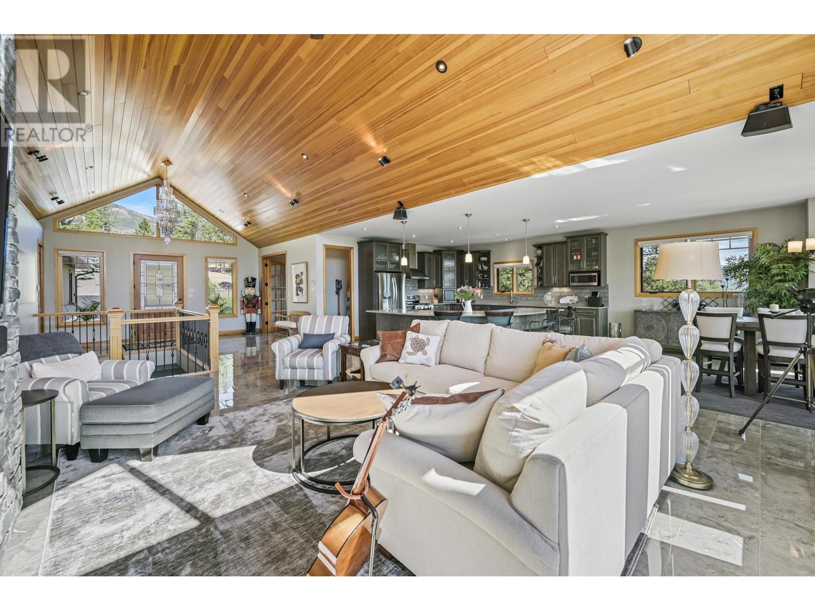 717 Lakeview Drive, Windermere, British Columbia  V0A 1K3 - Photo 18 - 10335288