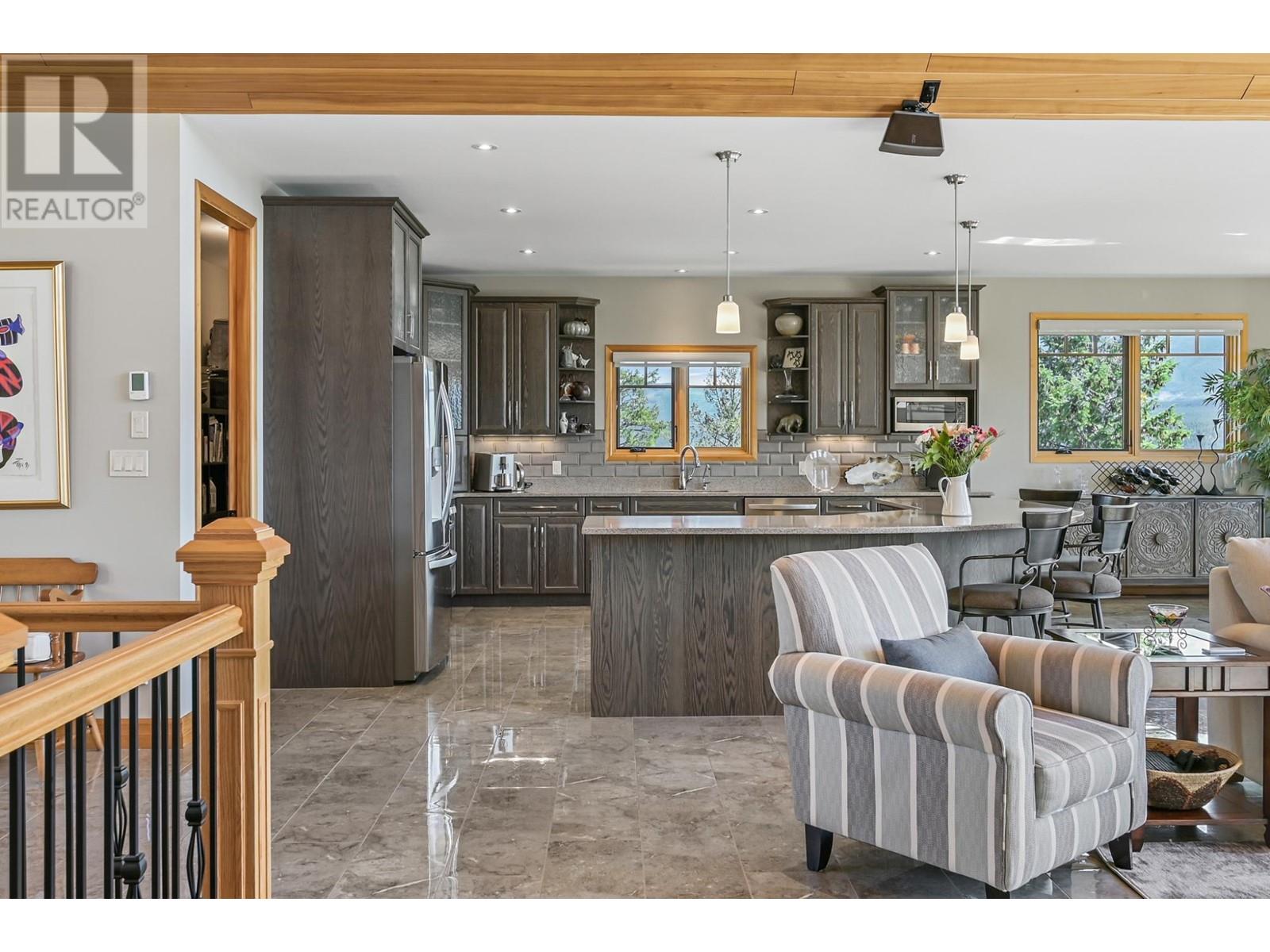 717 Lakeview Drive, Windermere, British Columbia  V0A 1K3 - Photo 16 - 10335288