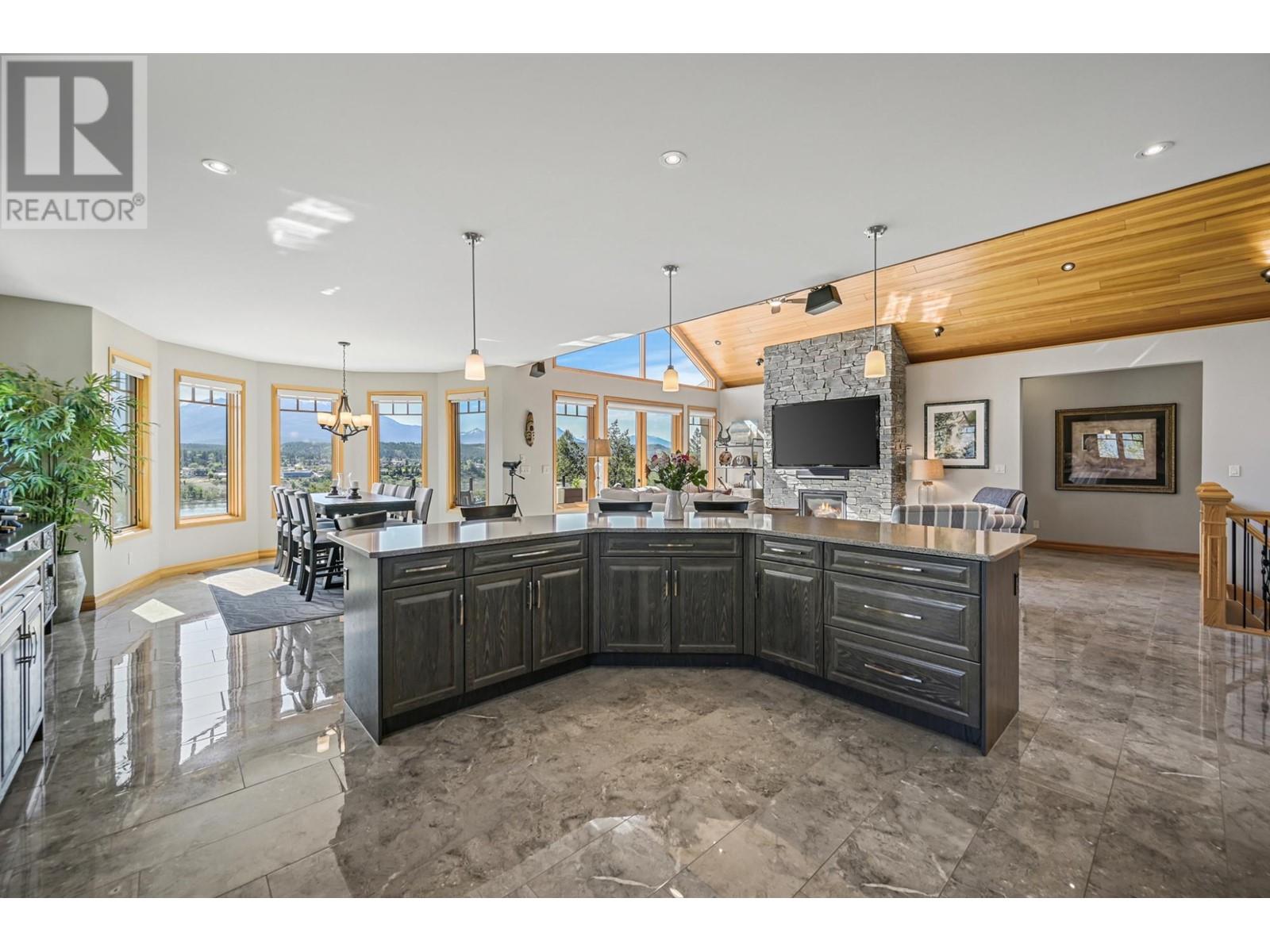 717 Lakeview Drive, Windermere, British Columbia  V0A 1K3 - Photo 22 - 10335288