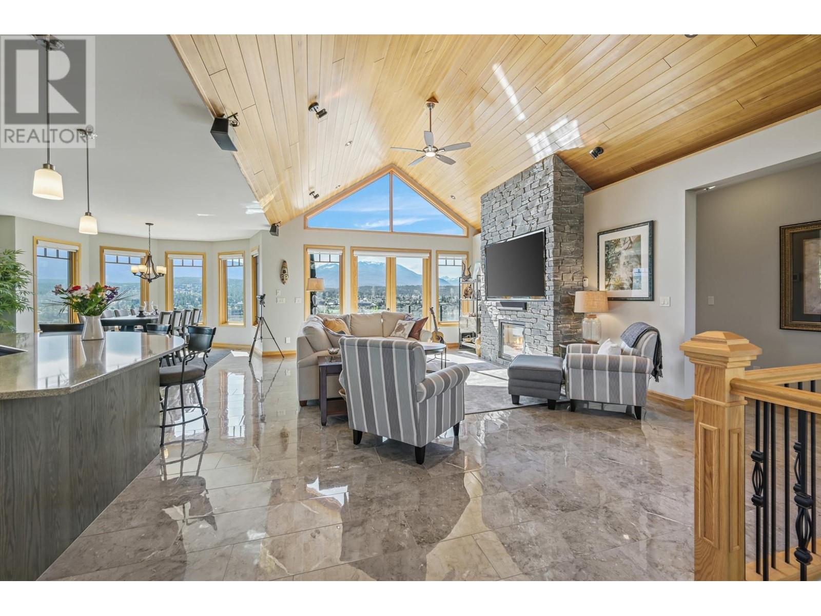 717 Lakeview Drive, Windermere, British Columbia  V0A 1K3 - Photo 14 - 10335288