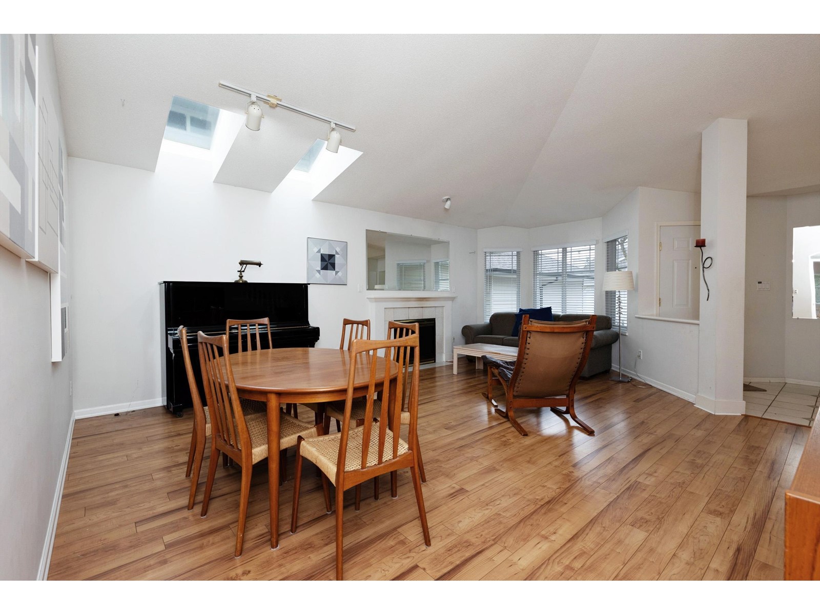21 6488 168 Street, Surrey, British Columbia  V3S 8Z1 - Photo 4 - R2976242