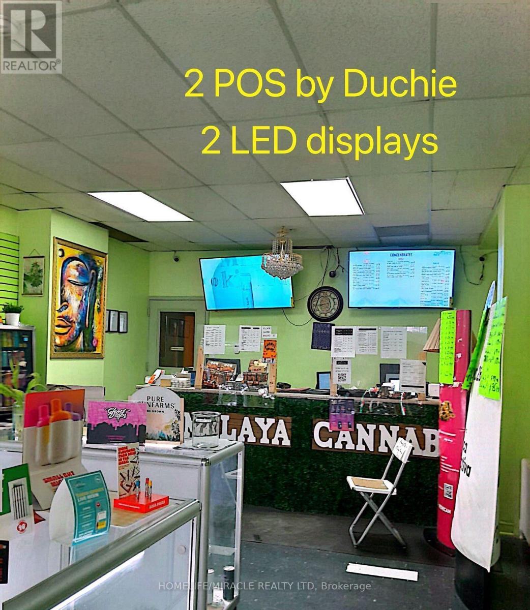 Property at 871 DUNDAS STREET image 2