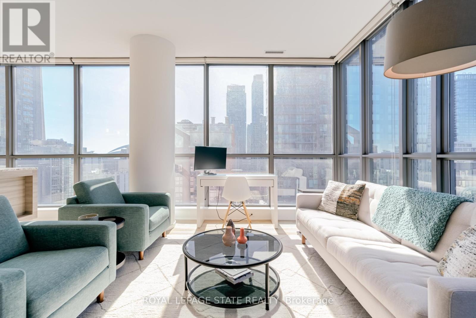 1407 - 8 Charlotte Street, Toronto, Ontario  M5V 0K4 - Photo 11 - C12014988