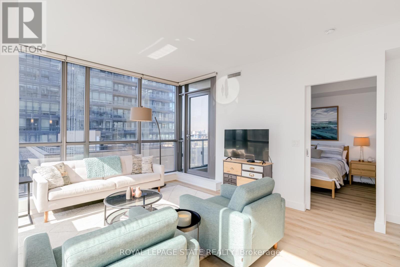 1407 - 8 Charlotte Street, Toronto, Ontario  M5V 0K4 - Photo 16 - C12014988