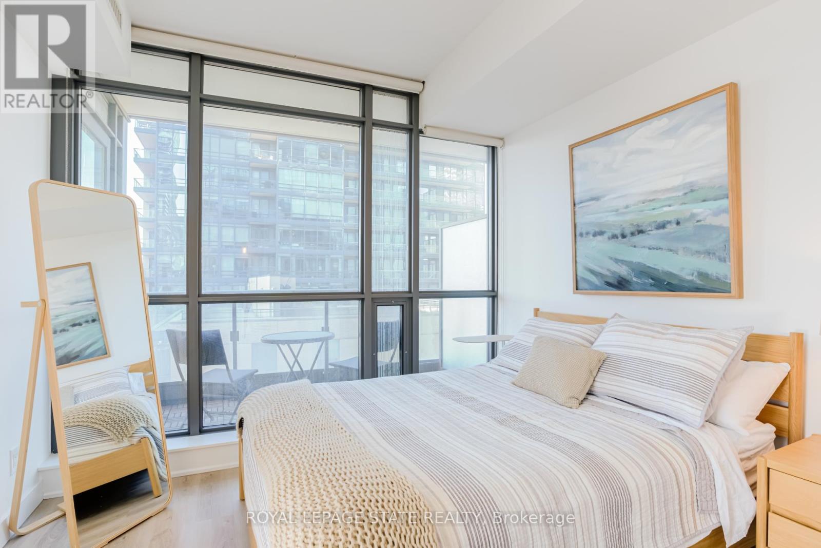1407 - 8 Charlotte Street, Toronto, Ontario  M5V 0K4 - Photo 18 - C12014988