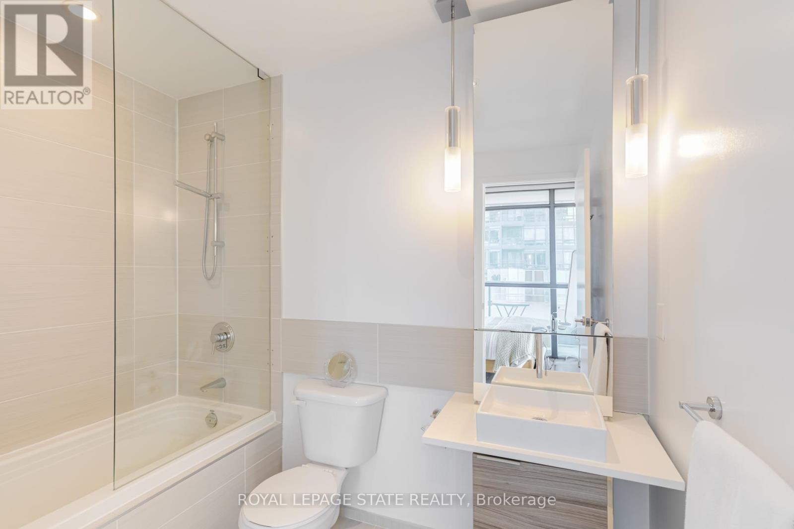 1407 - 8 Charlotte Street, Toronto, Ontario  M5V 0K4 - Photo 20 - C12014988