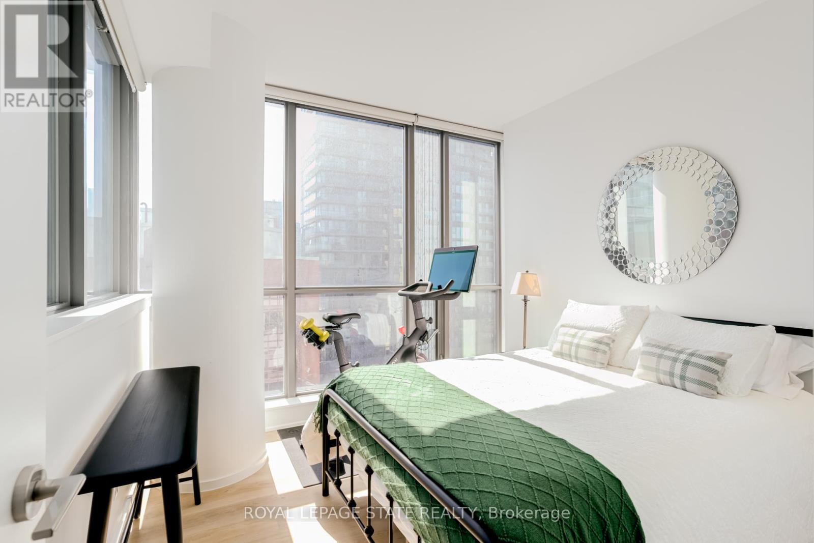 1407 - 8 Charlotte Street, Toronto, Ontario  M5V 0K4 - Photo 21 - C12014988