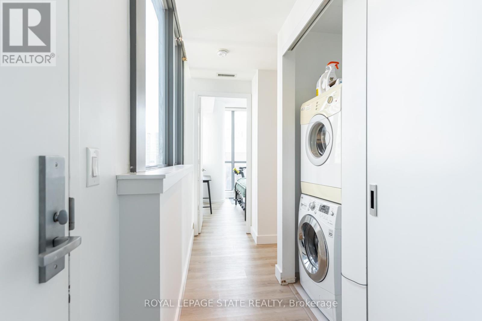 1407 - 8 Charlotte Street, Toronto, Ontario  M5V 0K4 - Photo 24 - C12014988