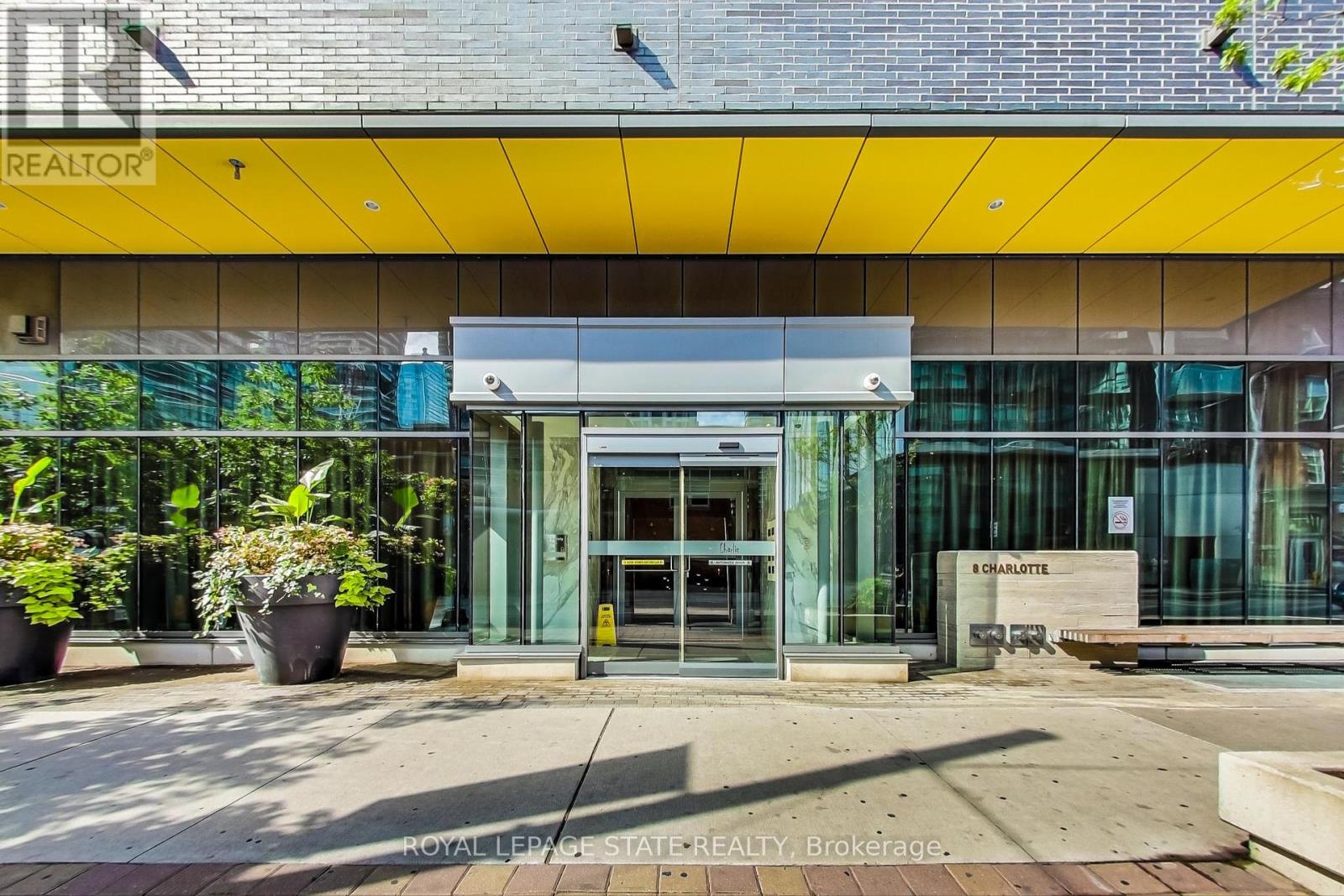 1407 - 8 Charlotte Street, Toronto, Ontario  M5V 0K4 - Photo 3 - C12014988