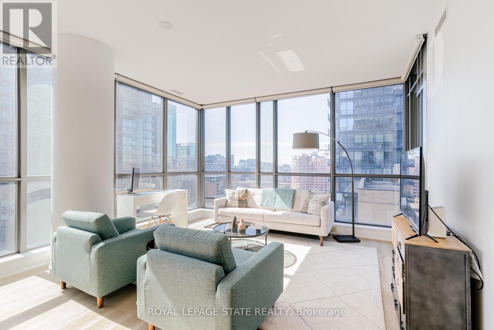 1407 - 8 Charlotte Street, Toronto, Ontario  M5V 0K4 - Photo 7 - C12014988