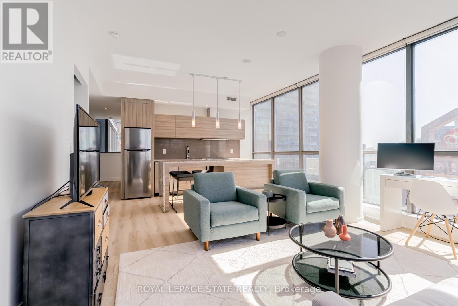 1407 - 8 Charlotte Street, Toronto, Ontario  M5V 0K4 - Photo 8 - C12014988