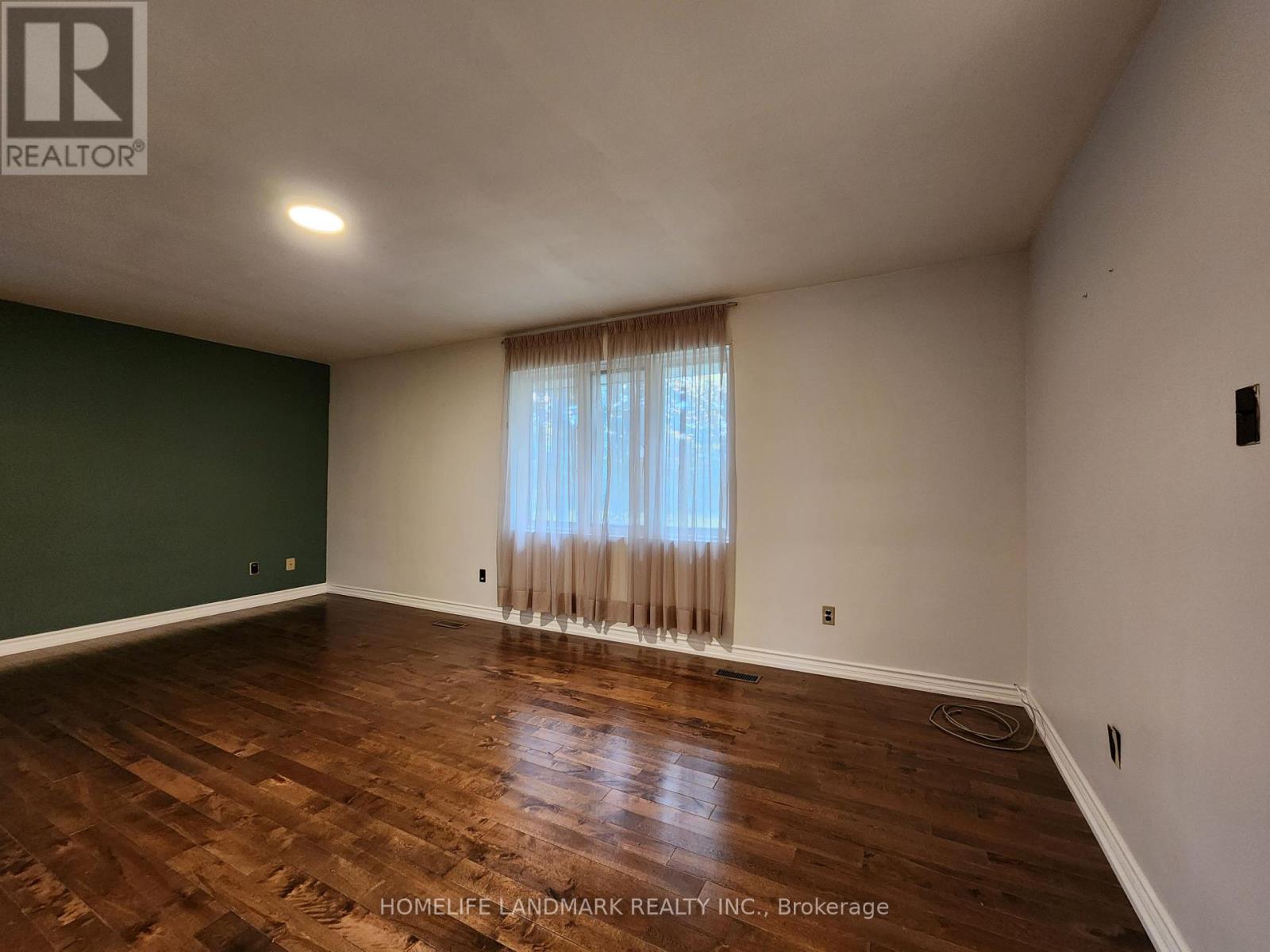 Property at 20 EXECUTIVE DRIVE image 4