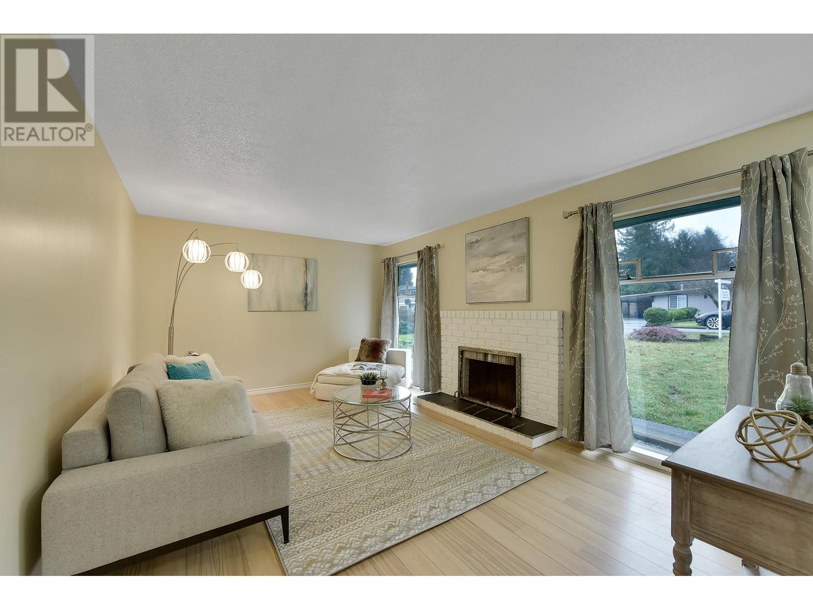 22953 Rogers Avenue, Maple Ridge, British Columbia  V2X 3Z8 - Photo 6 - R2976704