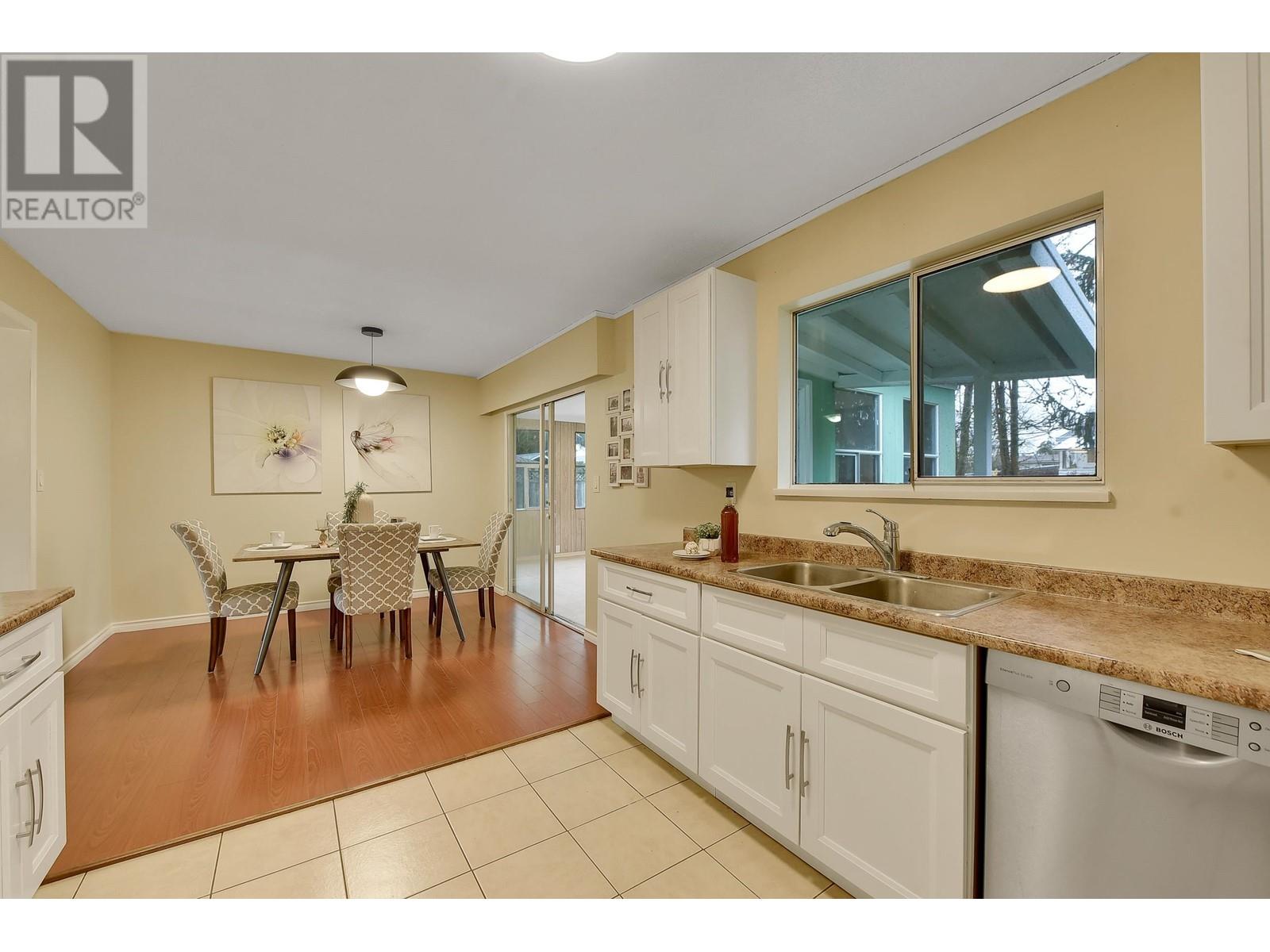 22953 Rogers Avenue, Maple Ridge, British Columbia  V2X 3Z8 - Photo 15 - R2976704