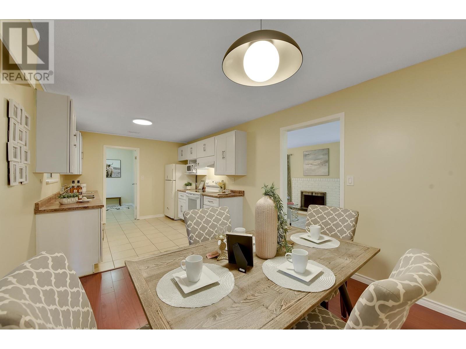 22953 Rogers Avenue, Maple Ridge, British Columbia  V2X 3Z8 - Photo 13 - R2976704