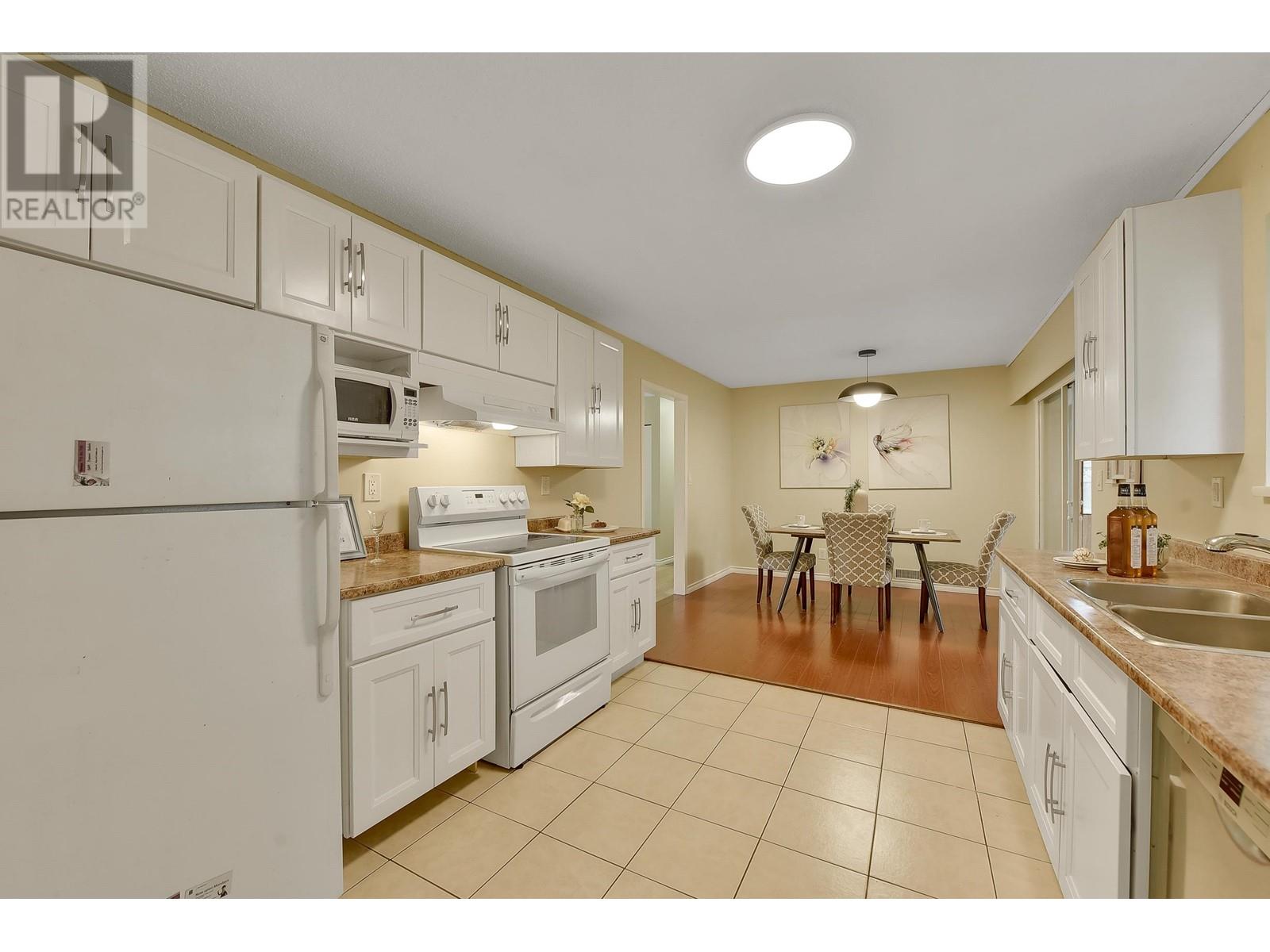 22953 Rogers Avenue, Maple Ridge, British Columbia  V2X 3Z8 - Photo 16 - R2976704
