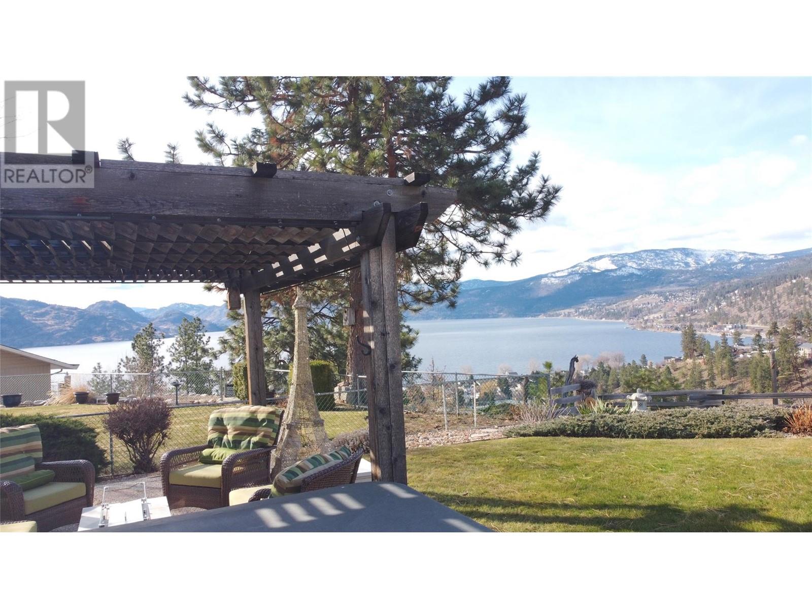 Peachland House for sale:  3 bedroom 1,342 sq.ft. (Listed 2025-03-18)