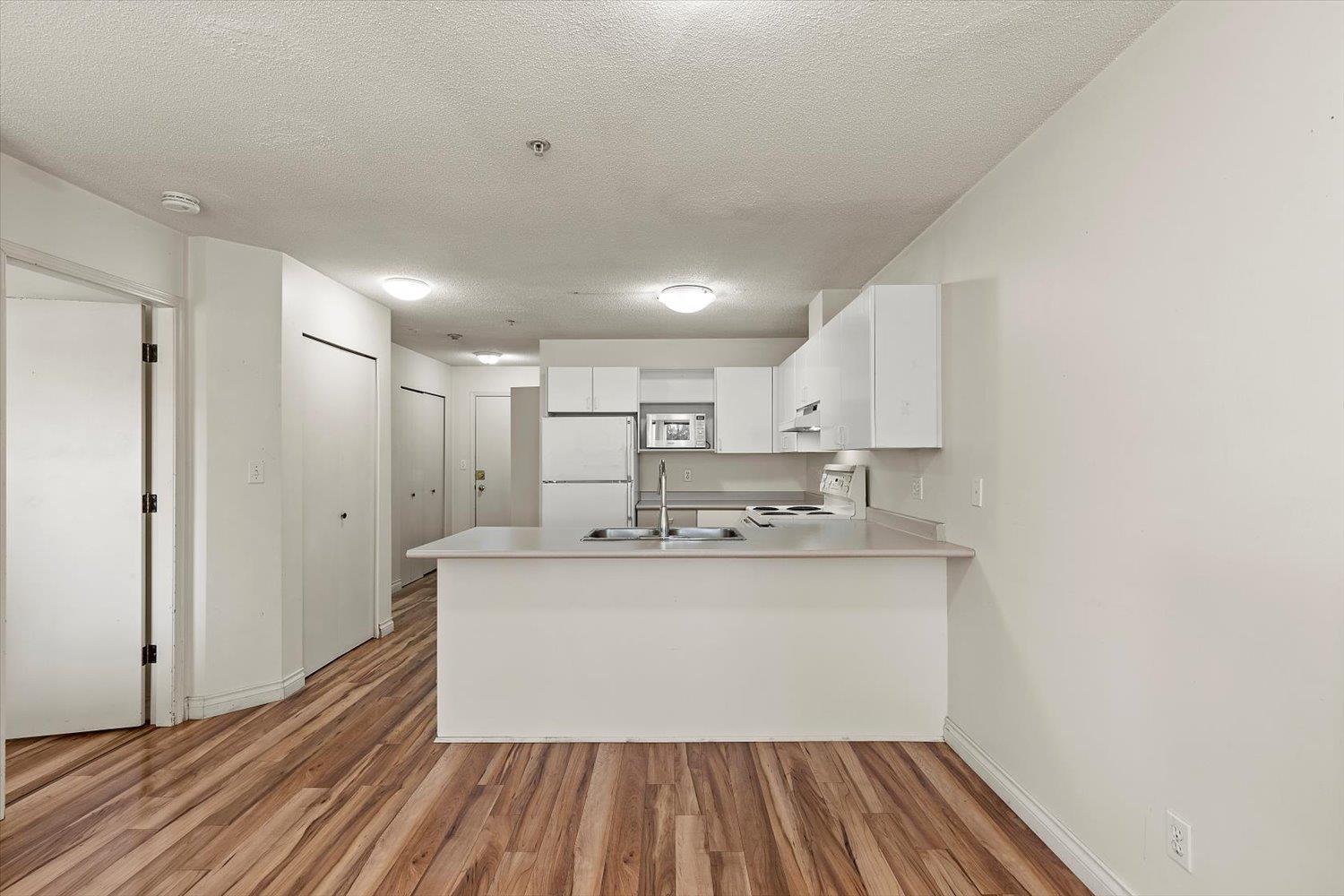 309 12110 80 Avenue, Surrey, British Columbia  V3W 0V2 - Photo 4 - R2976560