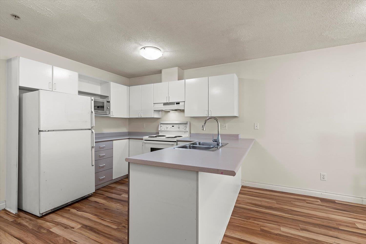 309 12110 80 Avenue, Surrey, British Columbia  V3W 0V2 - Photo 3 - R2976560