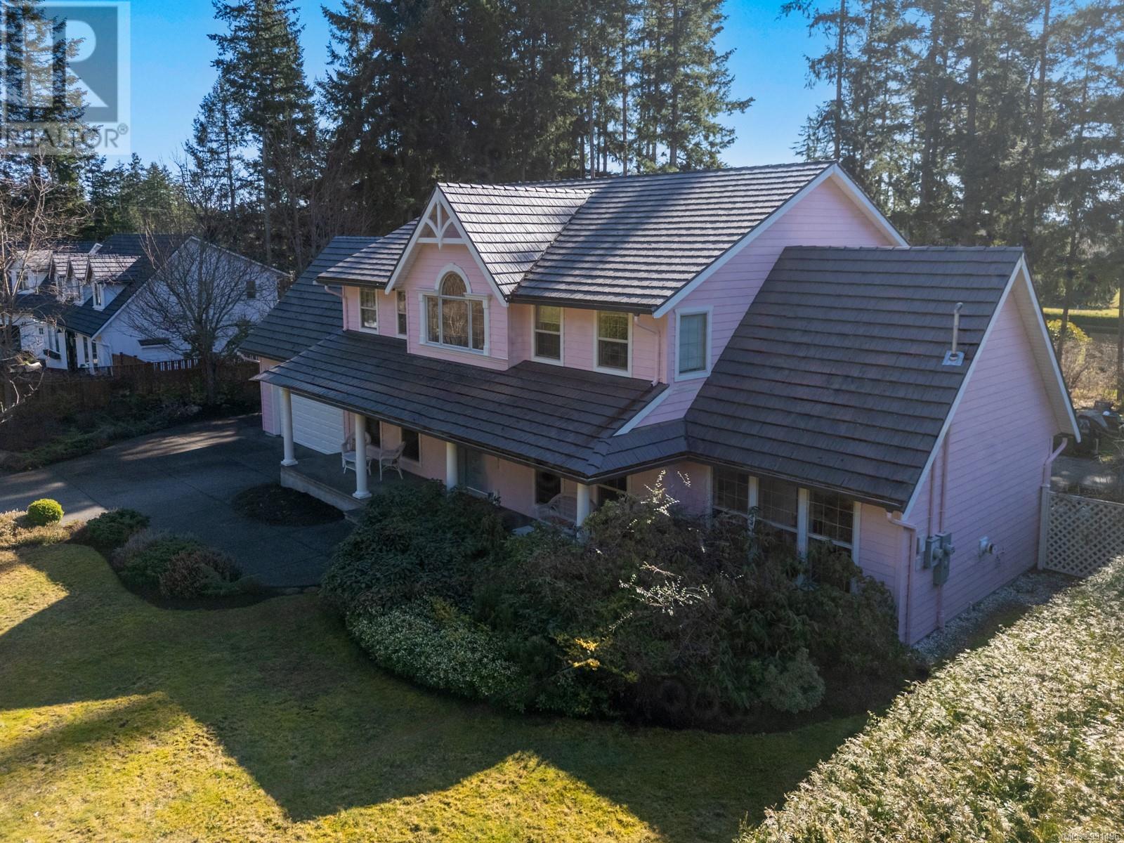 2043 William Pl, Comox, British Columbia  V9M 3Z2 - Photo 1 - 991496